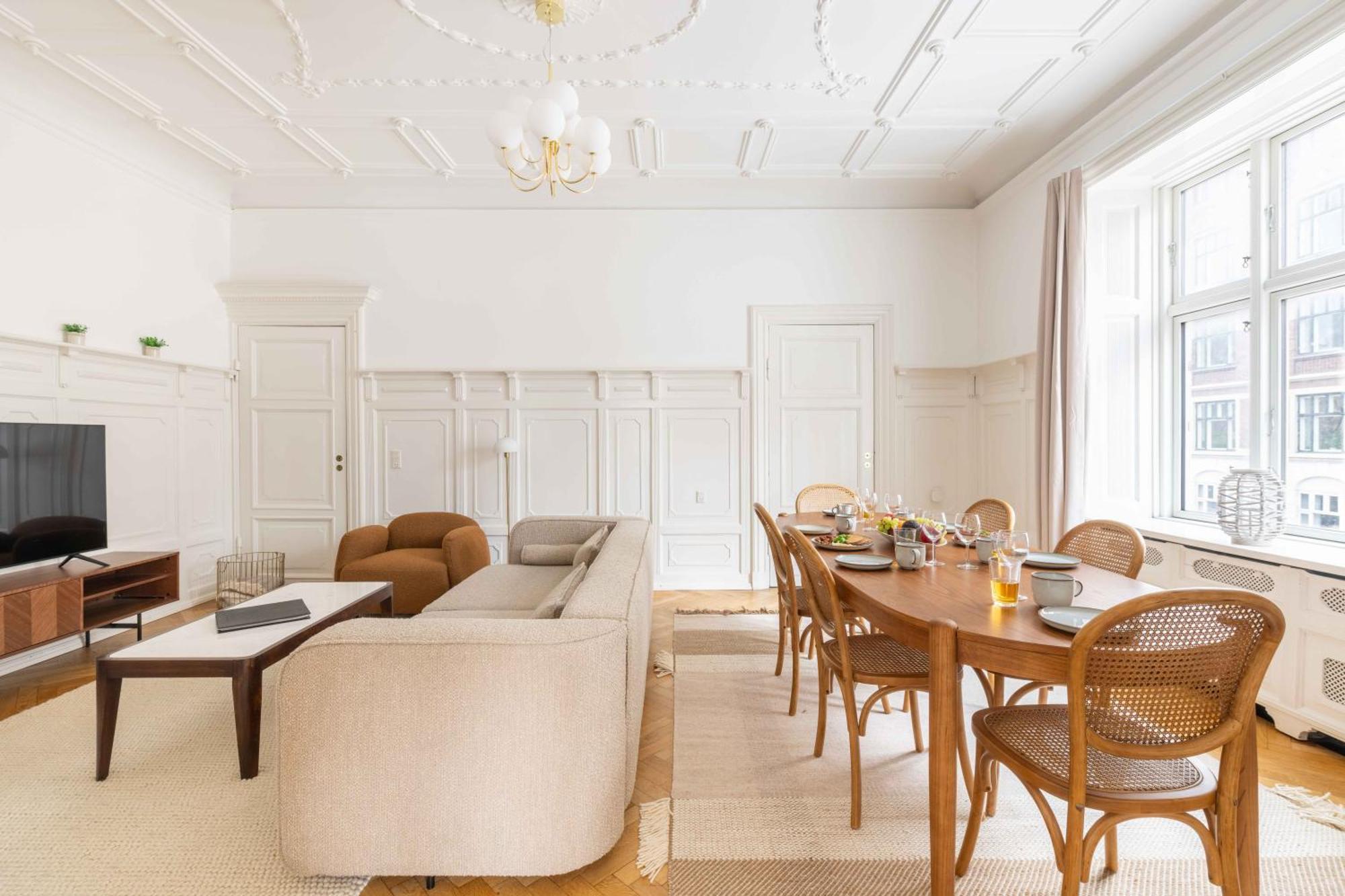 Apartment Large In By Tivoli Gardens
