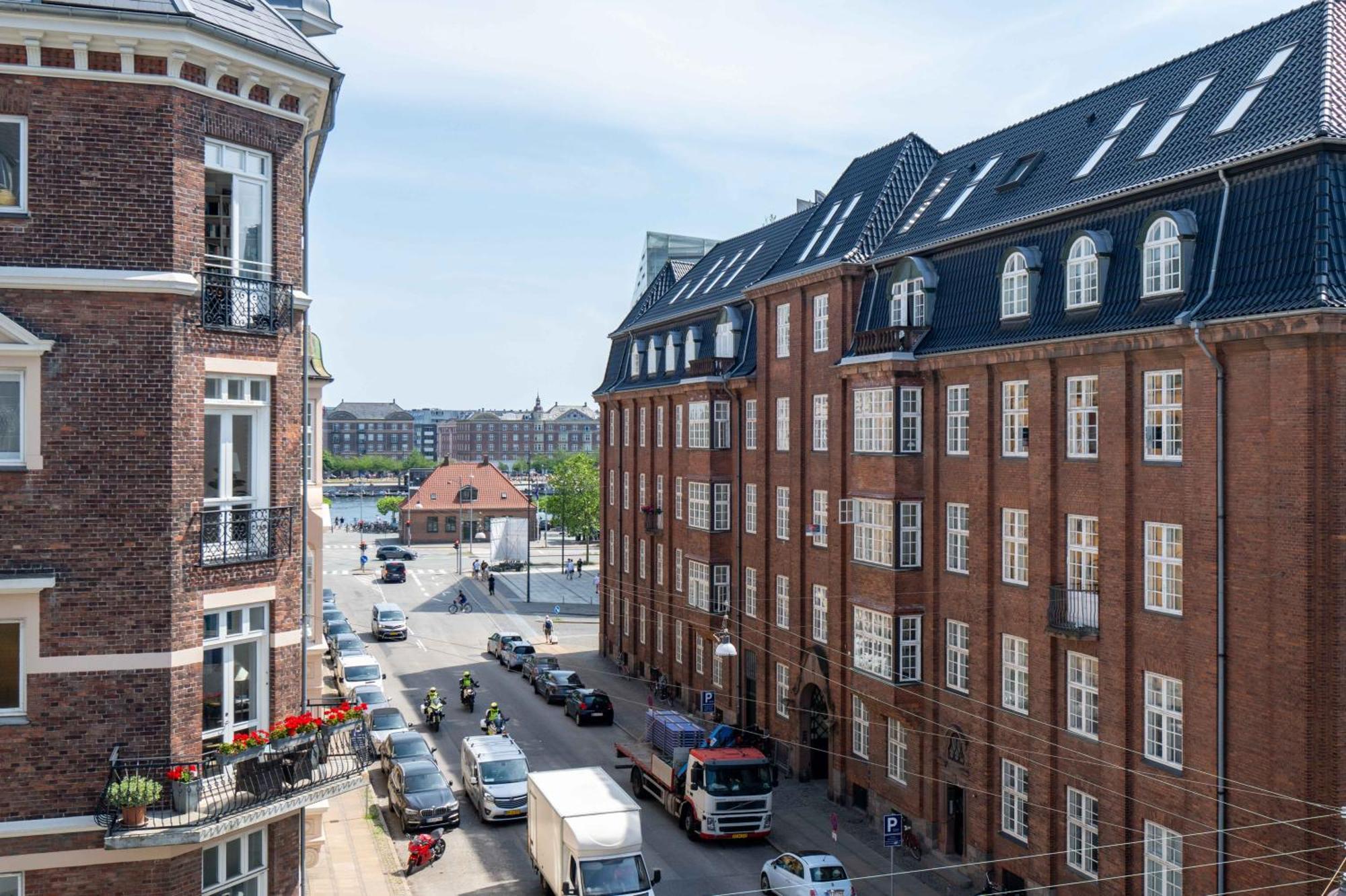 Apartment Large In By Tivoli Gardens